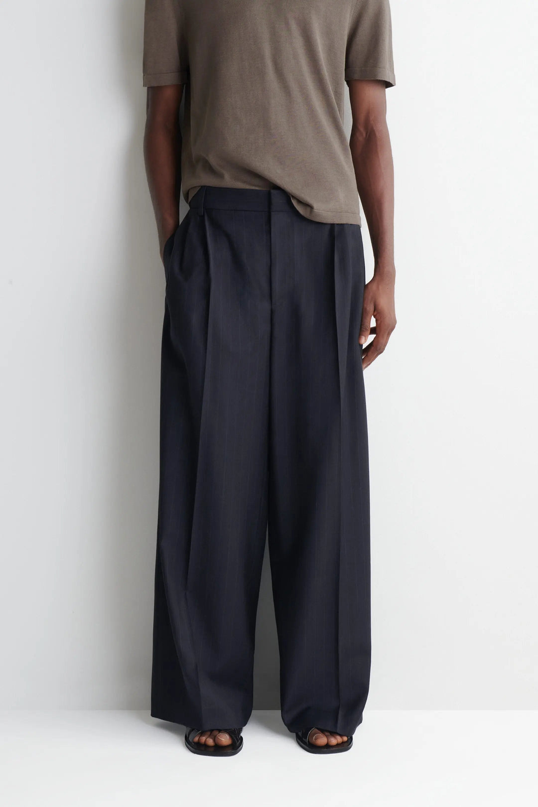 PLEATED COTTON RELAXED-FIT WIDE-LEG TROUSERS