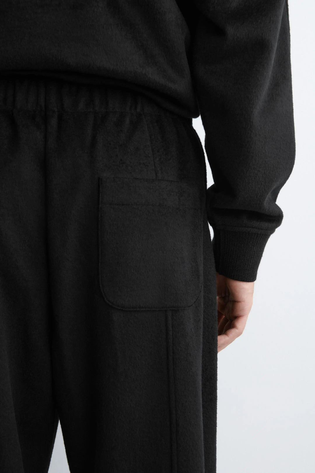 WOOL-BLEND RELAXED-FIT BARREL-LEG TROUSERS