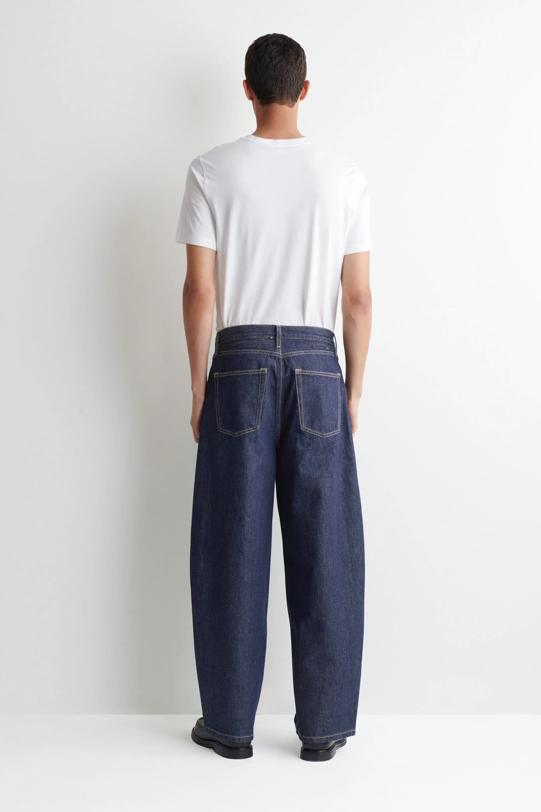 MALLOW RELAXED-FIT BARREL-LEG JEANS