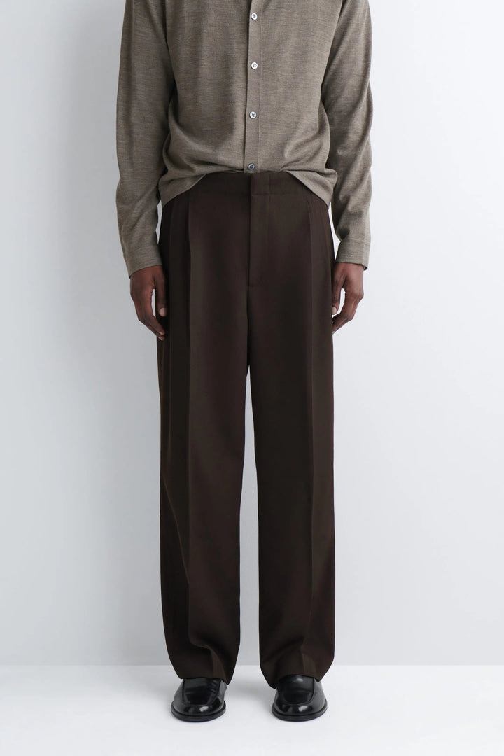 PLEATED RELAXED-FIT STRAIGHT-LEG TROUSERS
