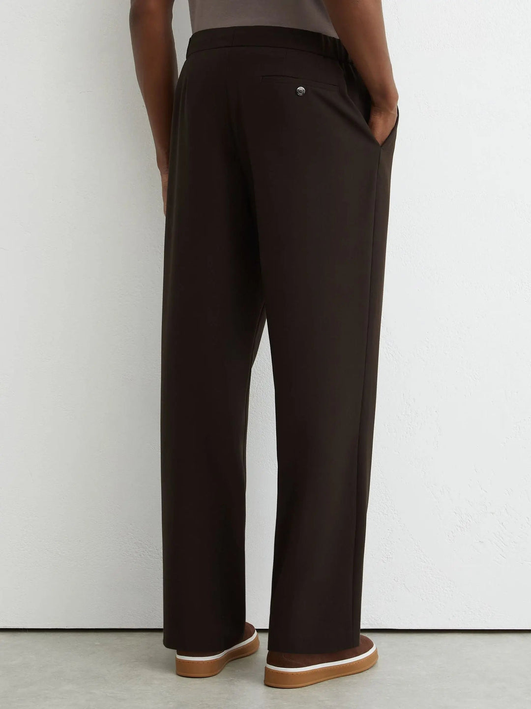 Relaxed Fit Stretch Drawstring Trousers in Brown