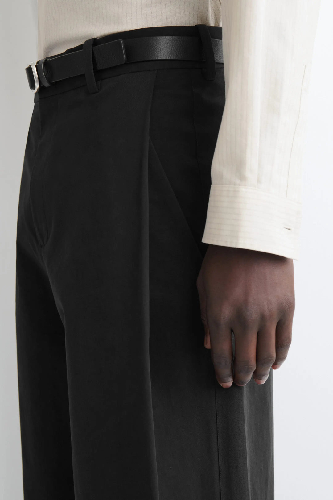 PLEATED COTTON RELAXED-FIT WIDE-LEG TROUSERS