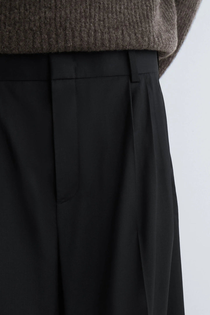 PLEATED RELAXED-FIT WIDE-LEG TROUSERS